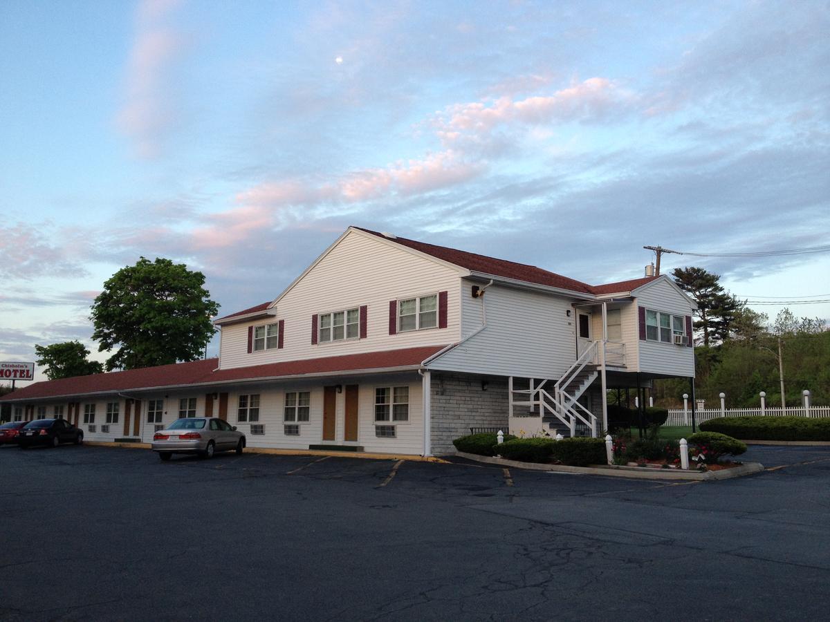 Chisholm'S Motor Inn Saugus Exterior foto