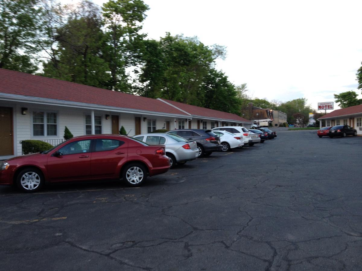 Chisholm'S Motor Inn Saugus Exterior foto