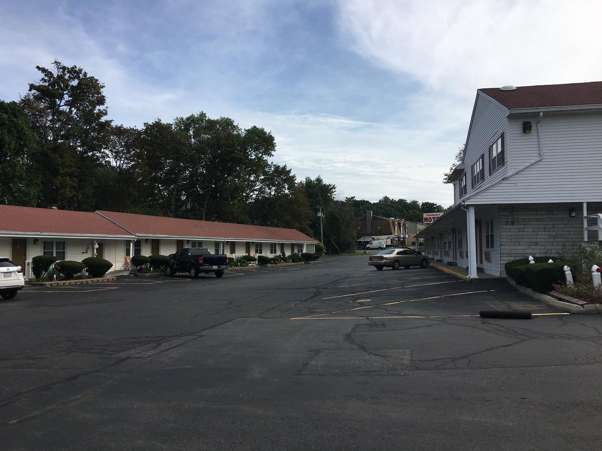Chisholm'S Motor Inn Saugus Exterior foto