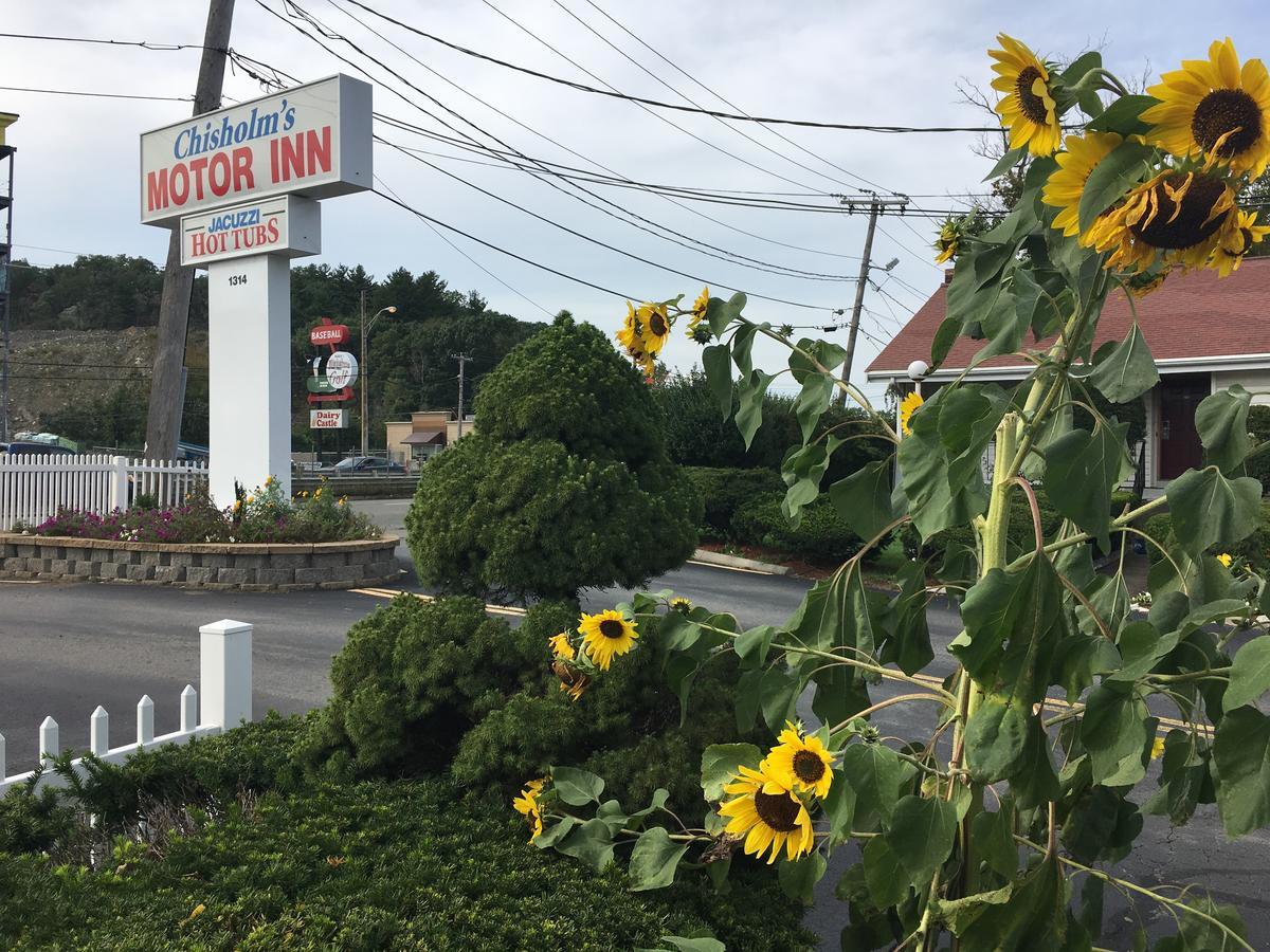 Chisholm'S Motor Inn Saugus Exterior foto