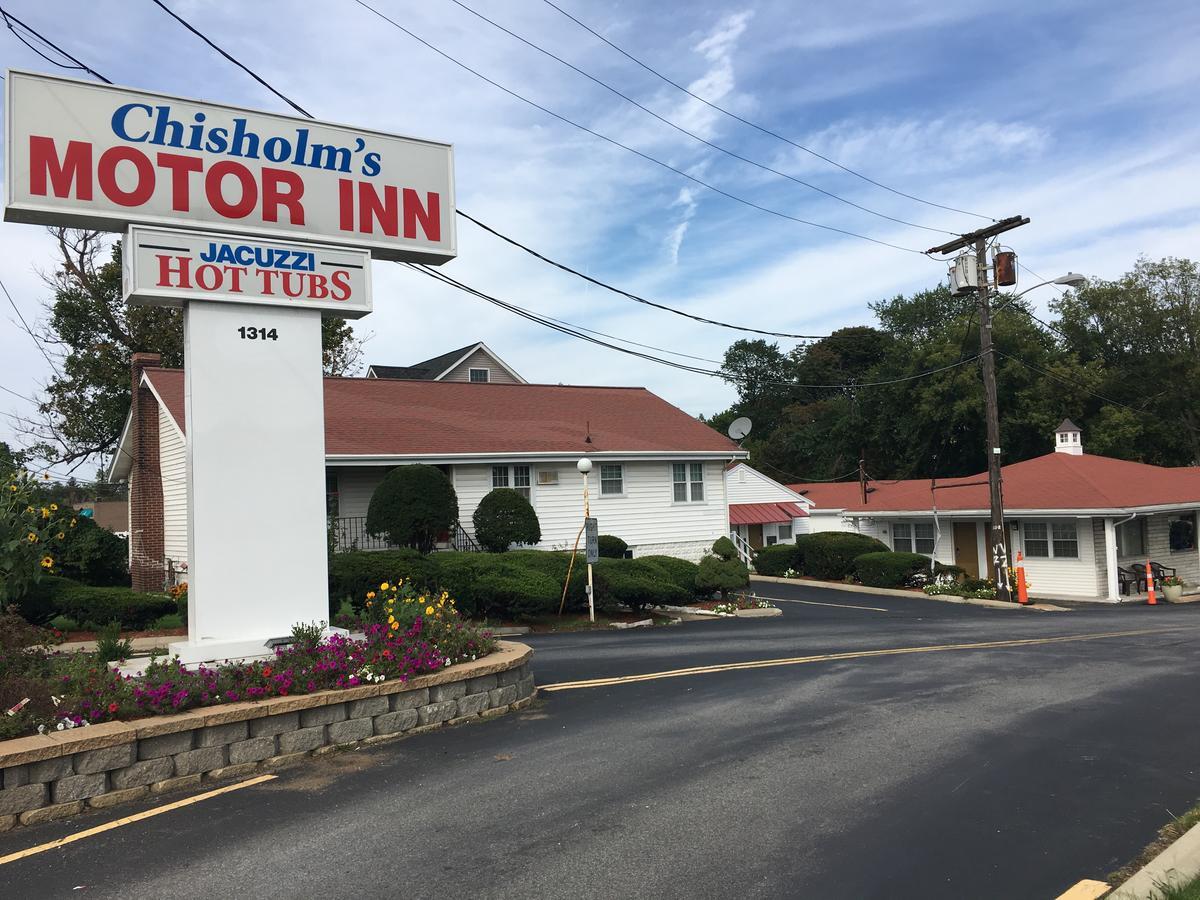 Chisholm'S Motor Inn Saugus Exterior foto